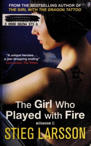 The Girl who Played with Fire - Stieg Larsson po angielsku (Miękka oprawa)